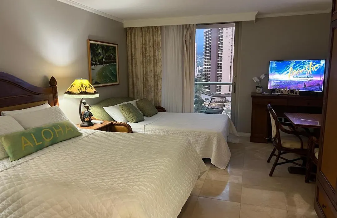 Aloha Gem Studio - Sleek Kitchen, Luxe Amenities & Fast Wi-Fi-1