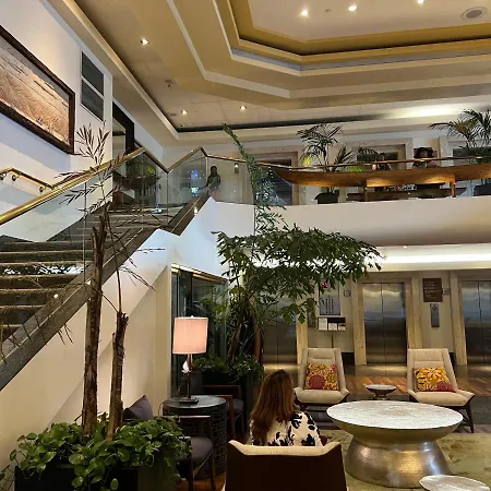 Aloha Gem Studio - Sleek Kitchen, Luxe Amenities & Fast Wi-Fi-3